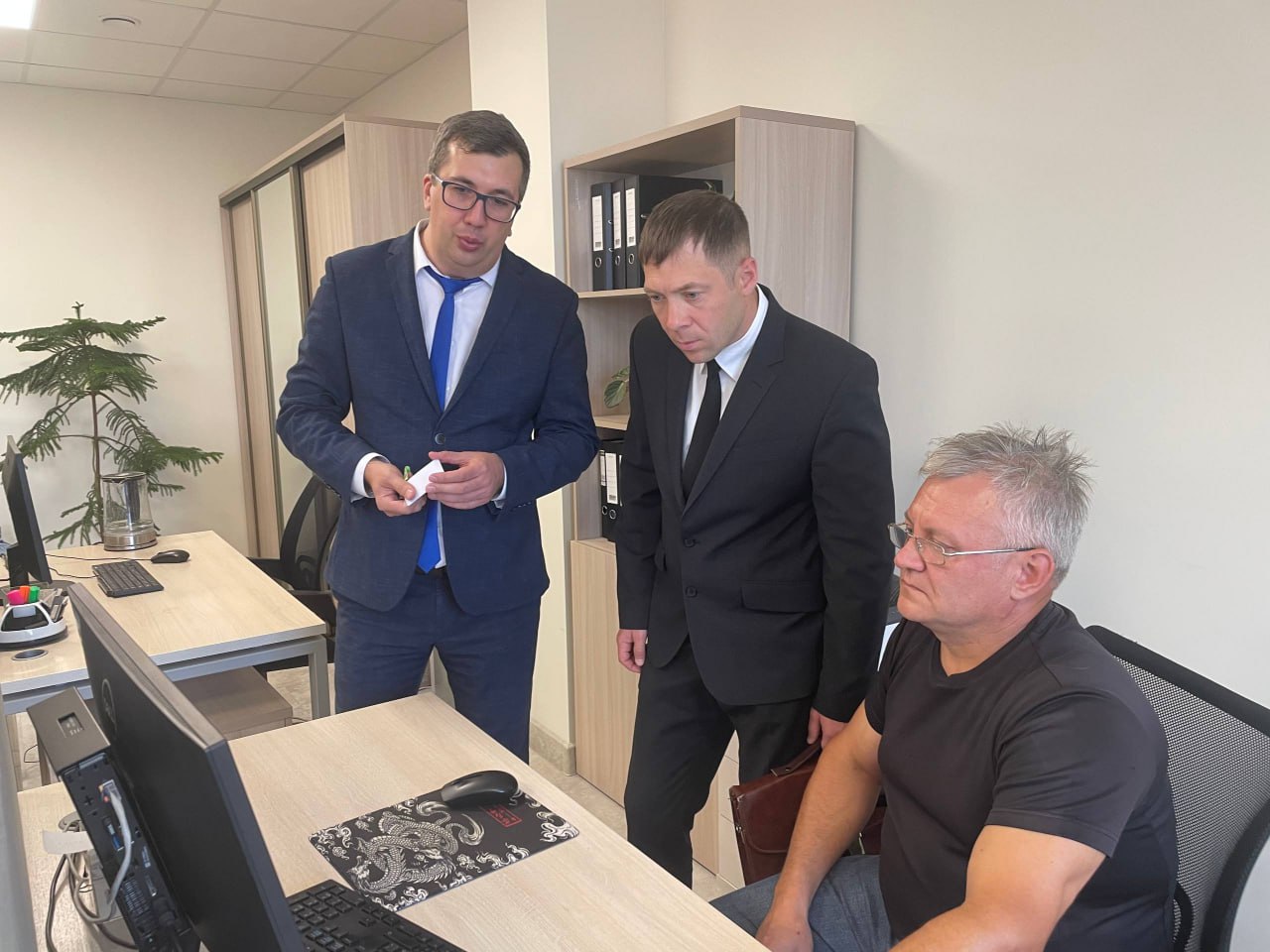 Участники программы «Наши герои» знакомятся с работой власти в Саратовской области